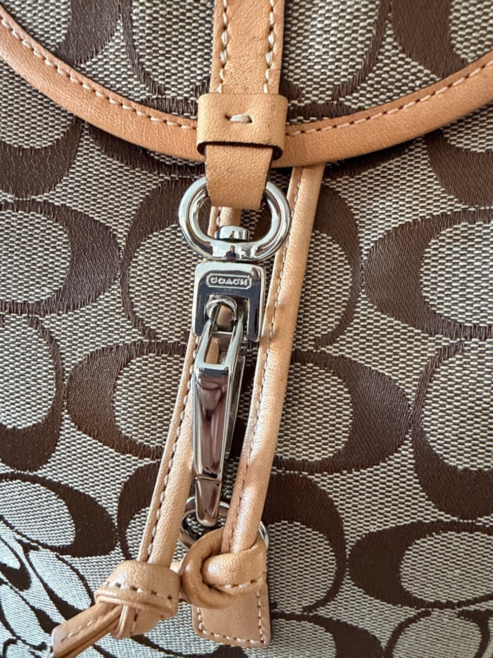 Vintage💕like new! Coach Signature Canvas Backpack with Tan Leather Trim - Picture 3 of 17